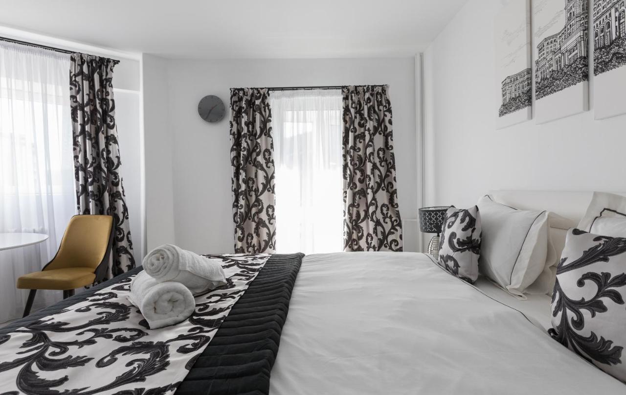 Lion'S Unirii Apartment Bucarest Esterno foto